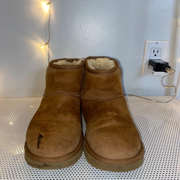 UGG Classic Mini Boot - Picture 7 of 9